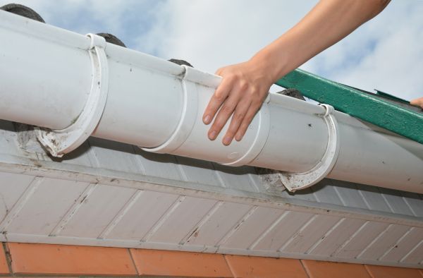 Gutter Reattachment in Macon